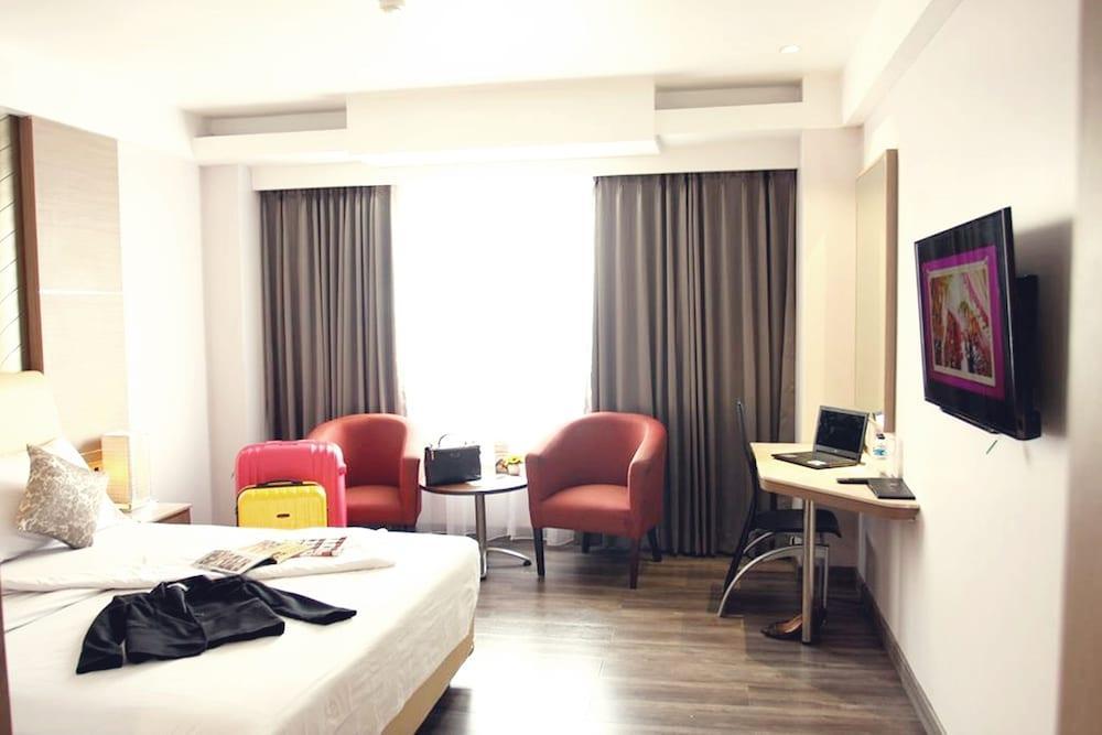 Orchardz Hotel Industri Jakarta Exterior foto