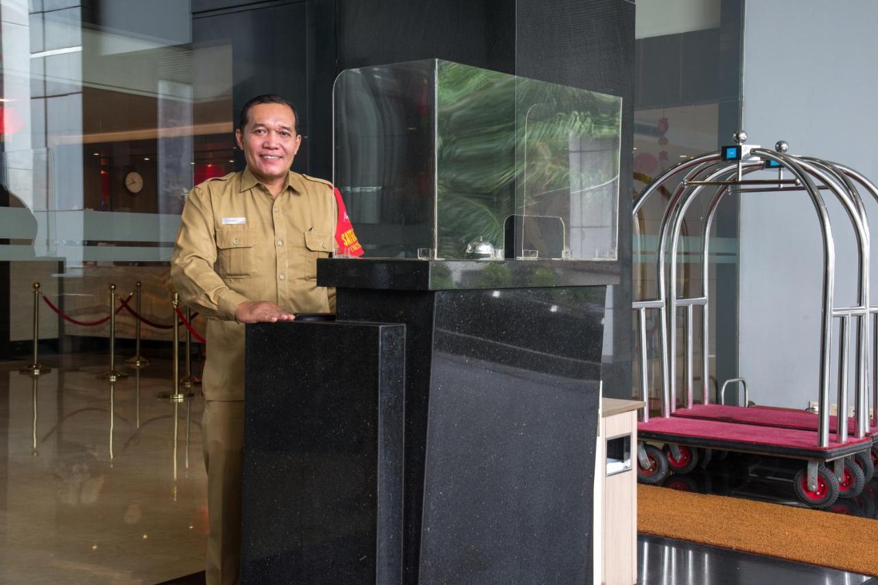 Orchardz Hotel Industri Jakarta Exterior foto