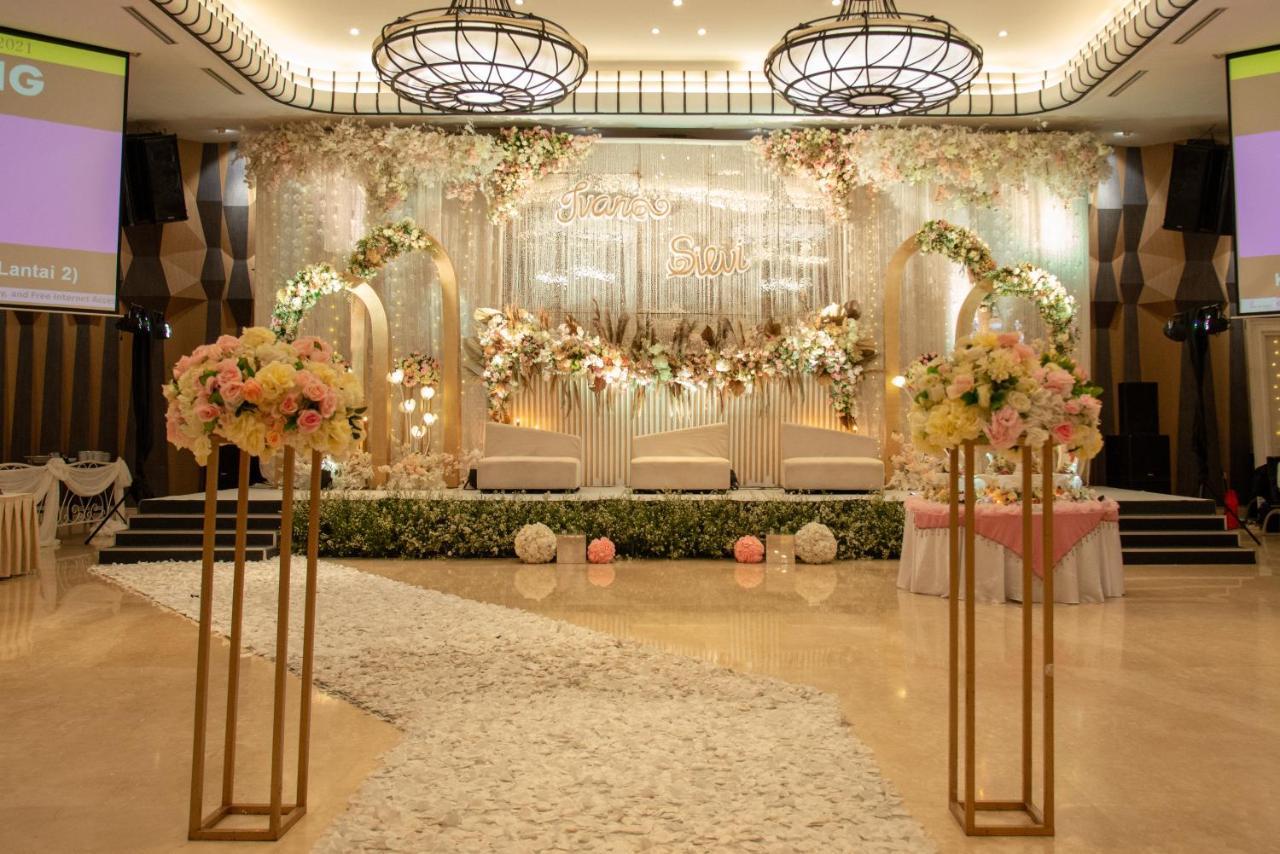 Orchardz Hotel Industri Jakarta Exterior foto
