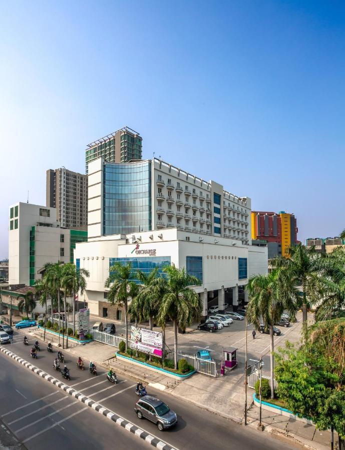 Orchardz Hotel Industri Jakarta Exterior foto