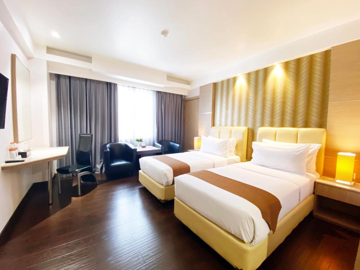 Orchardz Hotel Industri Jakarta Exterior foto