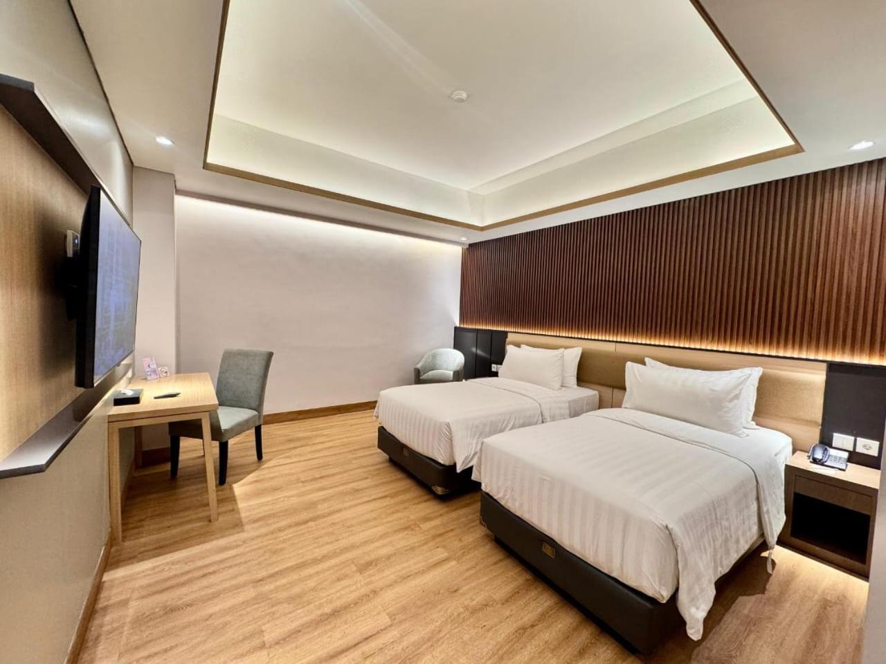Orchardz Hotel Industri Jakarta Exterior foto