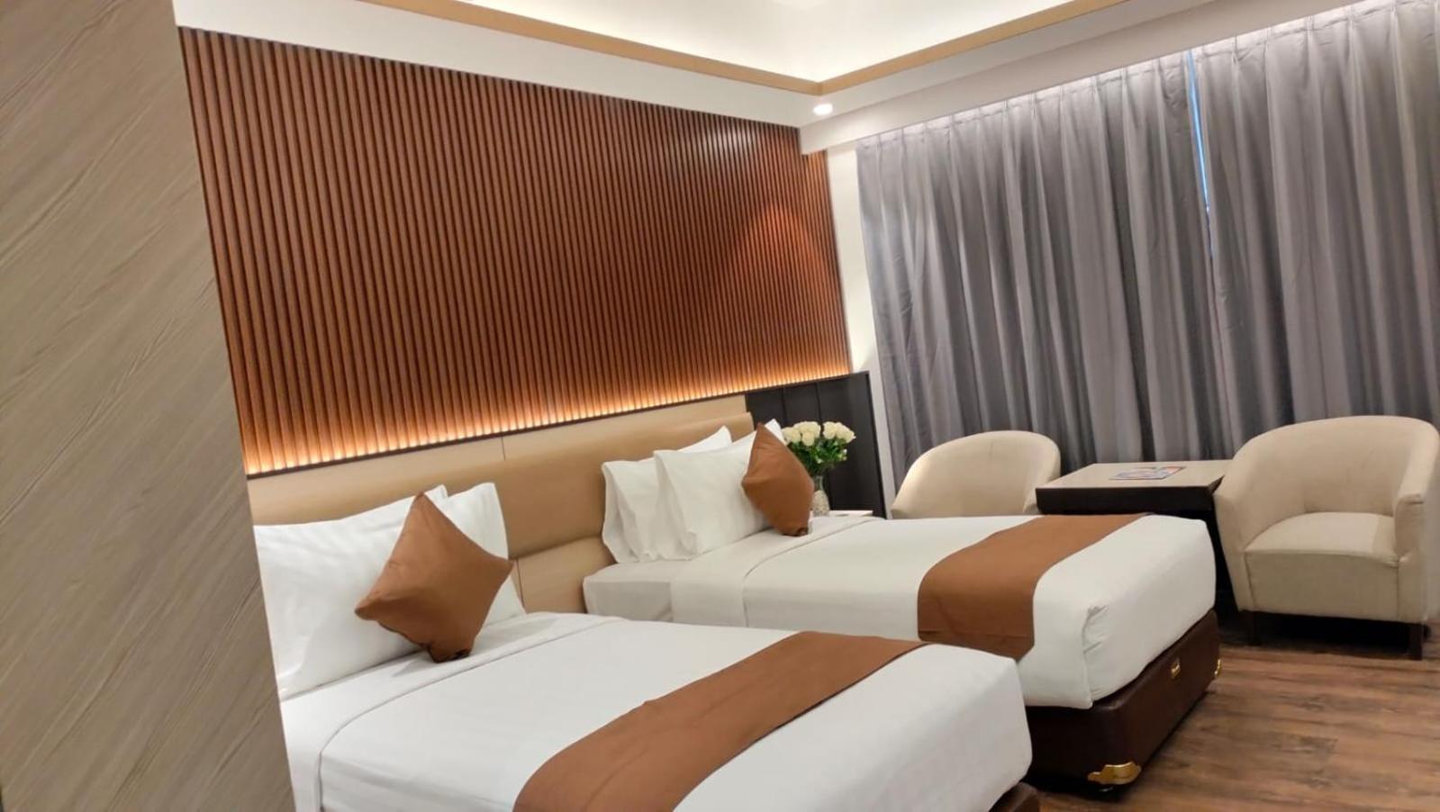 Orchardz Hotel Industri Jakarta Exterior foto