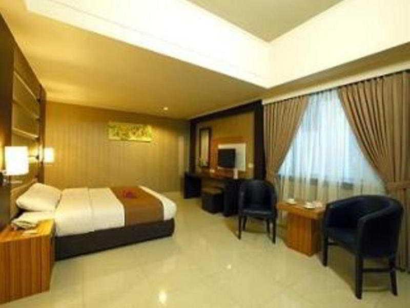 Orchardz Hotel Industri Jakarta Exterior foto