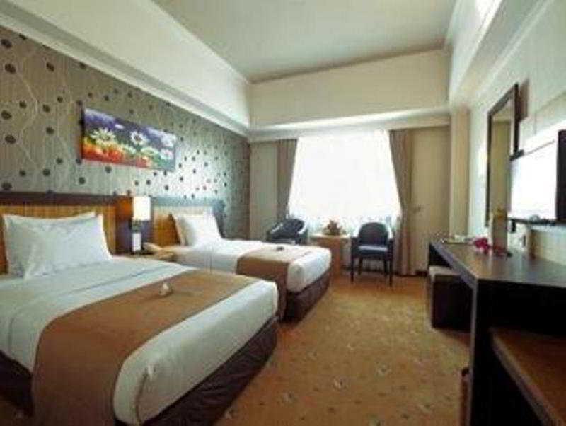 Orchardz Hotel Industri Jakarta Exterior foto