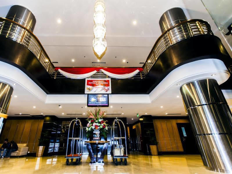 Orchardz Hotel Industri Jakarta Exterior foto